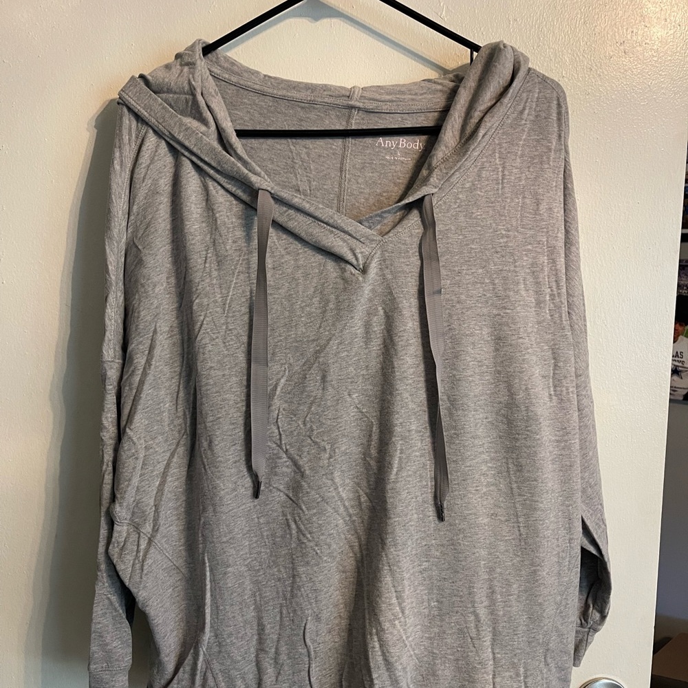 ANYBODY Gray Hooded Top size large